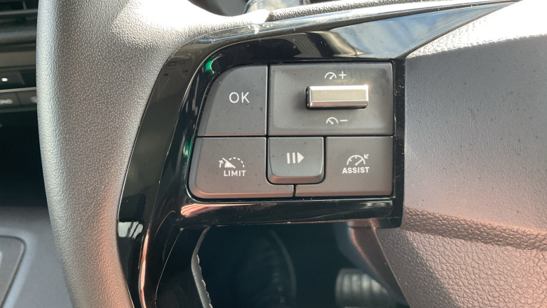 Vauxhall Combo Life 100kW Ultimate XL 50kWh 5dr Auto Electric Estate